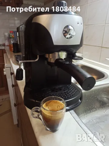 Кафемашина Делонги с ръкохватка с крема диск, работи отлично и прави хубаво кафе с каймак , снимка 4 - Кафемашини - 49559115