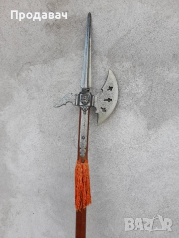 Колекция декоративни оръжия – пушка, арбалет, алебарда, мечове, снимка 8 - Други стоки за дома - 52031429