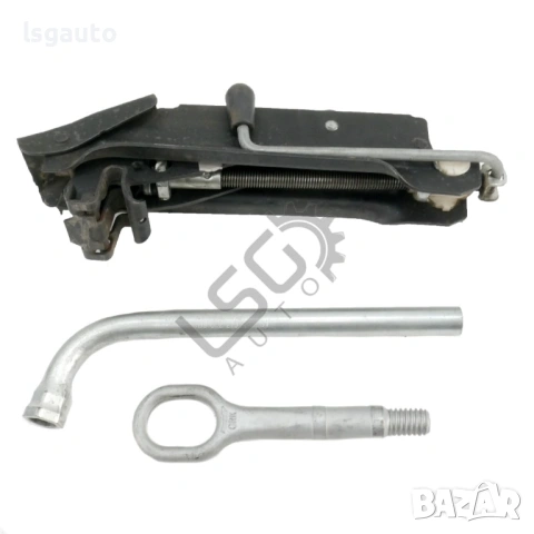 Комплект крик,ключ за джанти и кука за теглене Seat Altea 2004-2015 ID: 157627