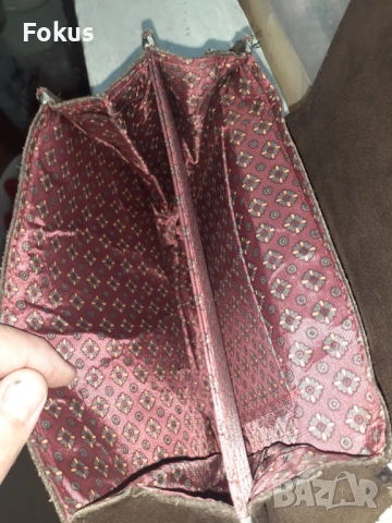 Много качествена и красива дамска чанта от естествен набук, снимка 3 - Антикварни и старинни предмети - 53422384