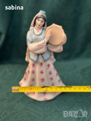 Рядка Статуетка „Танцьорка с дайре“/ „Азербайджански танц“, КЕКХЗ, снимка 4 - Статуетки - 52999023