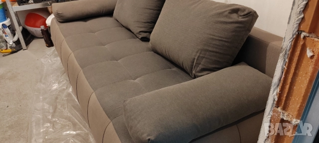 Капитониран диван Jysk 195x90 cm 