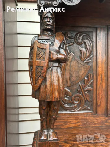 Викториански бюфет от дъб с шкаф, дърворезба и огледало, снимка 4 - Секции и витрини - 47661398