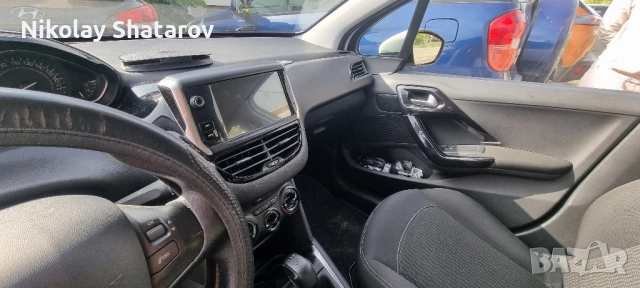 Peugeot 208, снимка 7 - Автомобили и джипове - 52349604