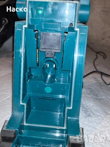 радиоприемник Makita, снимка 8 - Радиокасетофони, транзистори - 53124436