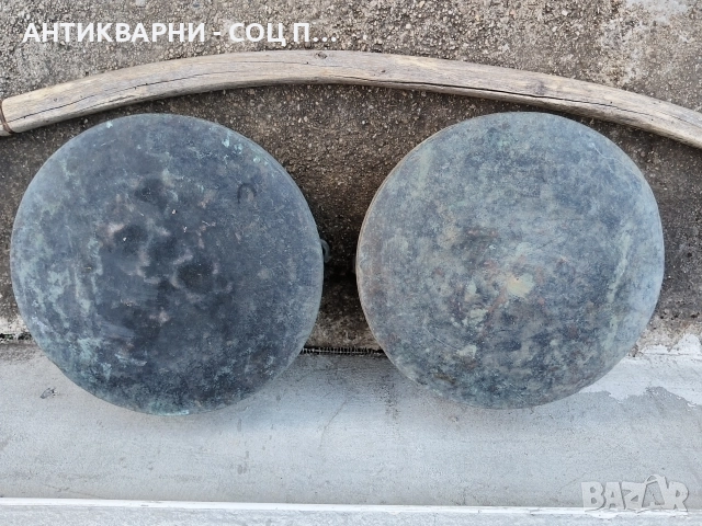 Комплект Стара Дървена Кобилица + Стари Ковани Медни Менци, Котли / 2 х 12 Литра. , снимка 5 - Антикварни и старинни предмети - 52553372