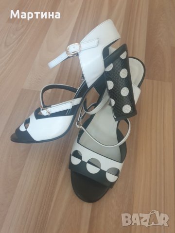 Нови сандали в бяло и черно
