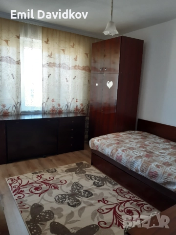 Стая за момиче