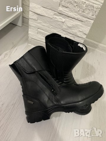 Чисто нови оригинални кожени ботуши за мотор номер 44, снимка 1
