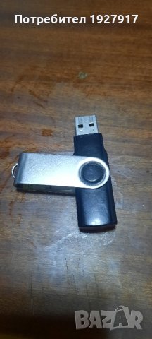 флашка, снимка 1 - USB Flash памети - 43961868