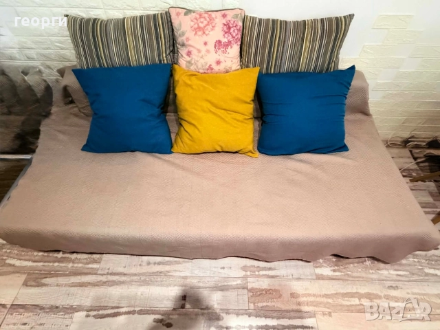 Диван , три места, разтегателен. Втора употреба, запазен., снимка 5 - Дивани и мека мебел - 52910765