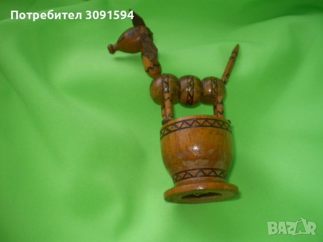 Стара играчка ръчно направено дървено магаре 