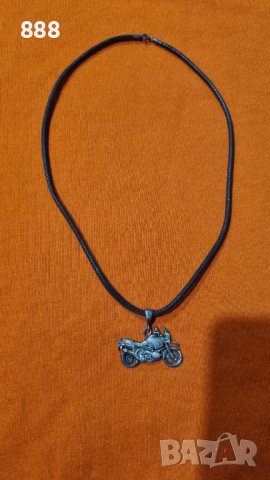 Сребърна висулка мотор на кожена верижка, снимка 5 - Колиета, медальони, синджири - 43316555