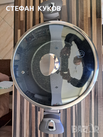 Тенджера с капак Berlinger Haus Carbon Pro Edition, 28 см, 6,1 л, снимка 4 - Съдове за готвене - 44914703