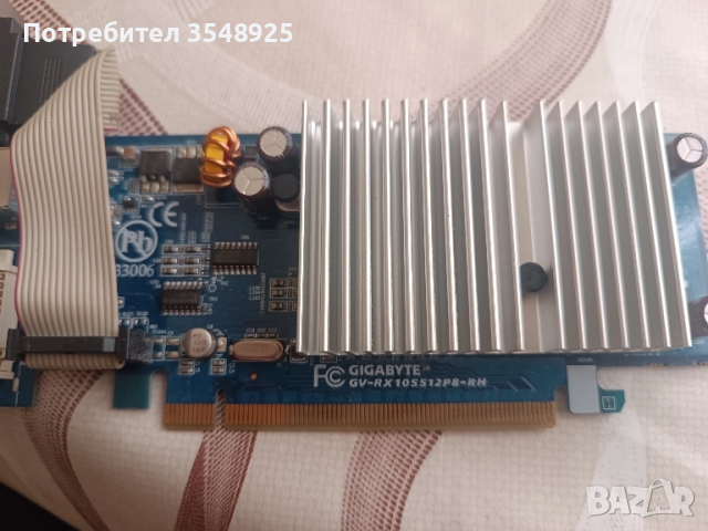 Видеокарта Gigabyte GV-RX 105512P8-RH, снимка 3 - Видеокарти - 51512208