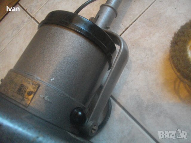 СССР/Руска Електрическа Машина За Полиране/ Почистване Паркет-Отлична-1966г-109см-8,0кг-3 Глави-ЭПМ2, снимка 16 - Полирмашини - 43466958