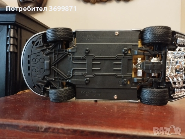 Авто модел 1/18.Порше., снимка 4 - Антикварни и старинни предмети - 51934003