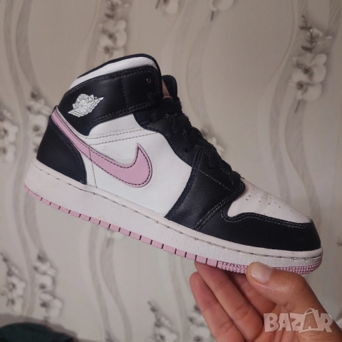 Nike Air Jordan 1 Mid номер 39,5-40 оригинални маратонки , снимка 14 - Маратонки - 51840954