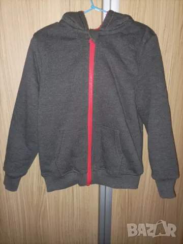 Детски плътен суитшърт с качулка и джобове , снимка 1