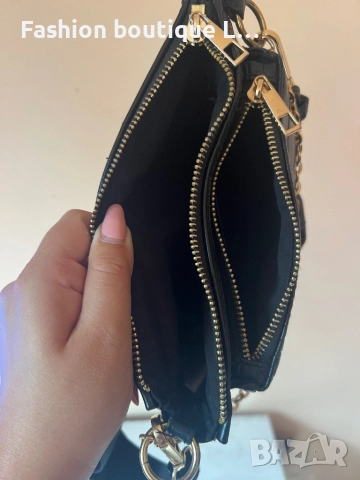 Дамска чанта за през рамо с черна крокодилска кожа и златен синджир с две отделения с ципове 🖤, снимка 5 - Чанти - 51892858