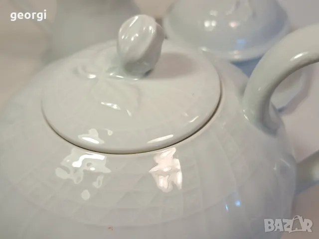 немски порцеланов чайник с поднос, захарница и латиера Hutschenreuther "Dresden" 

7/2, снимка 5 - Сервизи - 49778480