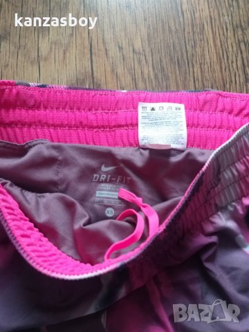 Nike - страхотни дамски шорти КАТО НОВИ, снимка 7 - Спортни екипи - 33070348