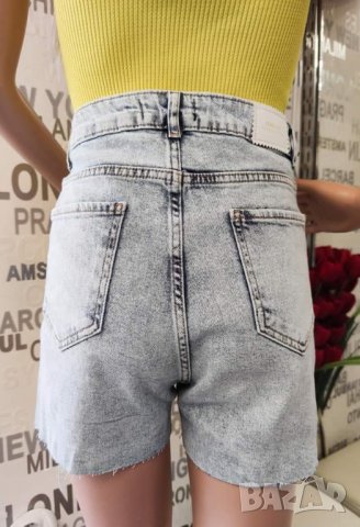 Дънки с накъсан ефект и надписи, снимка 6 - Дънки - 33369257