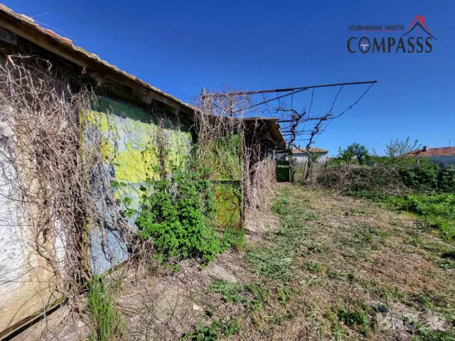 с. Ловчанци, обл. Добрич, стопанска сграда с дворно място – 30000лева!, снимка 5 - Парцели - 50266622