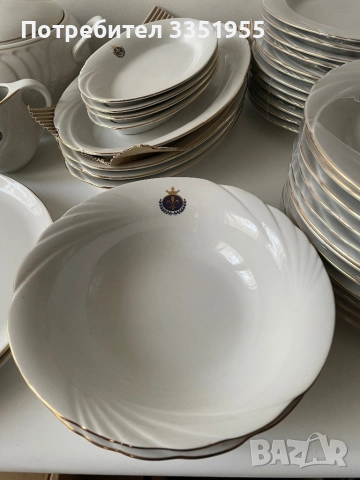 Сервиз за хранене костен порцелан, снимка 13 - Сервизи - 52849561