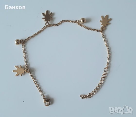  Нежна дамска гривна с висулки. Медицинска стомана Gold, снимка 2 - Гривни - 33123298