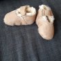 Бебешки кожени обувки с вълна