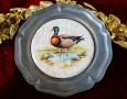 Калаена чиния с рисуван порцелан Патица. , снимка 1