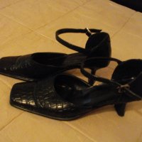 Дамски обувки от черен естествен лак, снимка 1 - Дамски елегантни обувки - 26471664