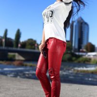ALESSA Панталон в уникален червен цвят(stizza),с ниска талия, снимка 3 - Панталони - 43537585