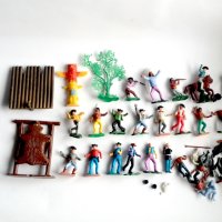 Стари пластмасови каубой индианци някои са на киндер Kinder Surprise, снимка 2 - Колекции - 43698311