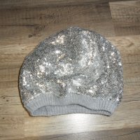 нова шапка с пайетки на Н @ М, снимка 1 - Шапки, шалове и ръкавици - 37085183