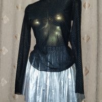  К-т S/M Черна прозрачна блуза със сребристи точки и сребриста пола с кожен ефект, снимка 4 - Поли - 43722543