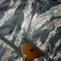 Nike Packable Camouflage trail men’s jacket Sz S, снимка 3 - Спортни дрехи, екипи - 32570922
