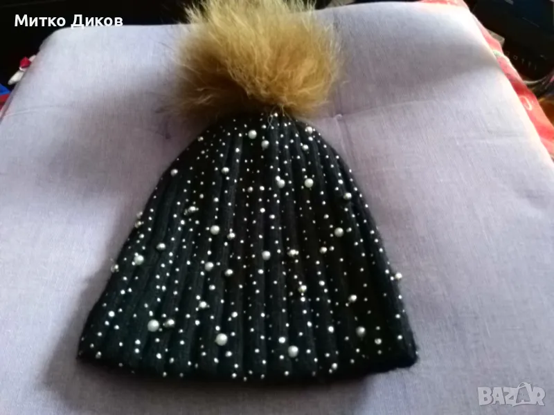 Женска зимна шапка с пискюл 25 процента вълна, снимка 1