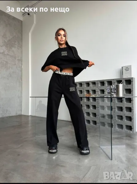 Miu Miu Дамски Черен Спортен Комплект Тениска И Долнище👚🩳Дамски Спортен Екип Миу Миу Код A540, снимка 1