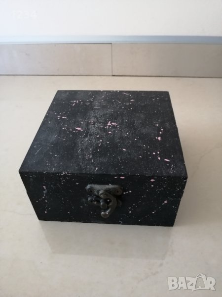 Дървена кутия 12.5 х 12.5 h 6 см. , снимка 1