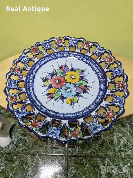 Прекрасна антикварна колекционерска португалска порцеланова чиния , снимка 1