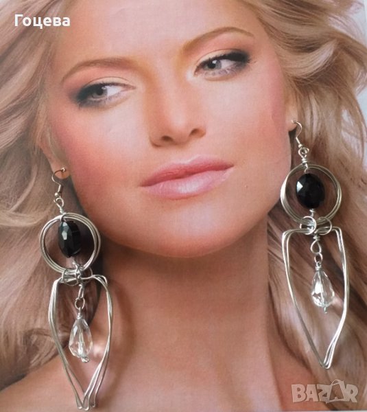 Модерни Арт обици в стил Modern Art с кристали в черно и бяло, снимка 1