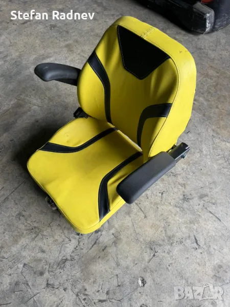 Механична седалка с нисък профил на окачване за John Deere, снимка 1