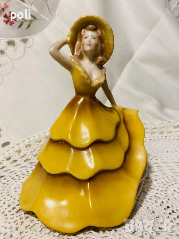 порцеланова статуетка 