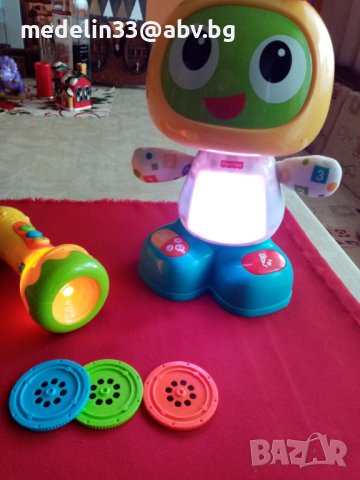 Детска музикална Чебурашка и прожектор, пеещи, говорещи, играещи, почти нови, заредени с батерии. 