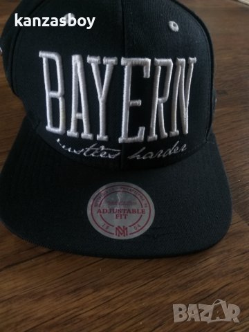 mitchell and ness bayern munich - страхотна мъжка шапка КАТО НОВА, снимка 4 - Шапки - 36732545