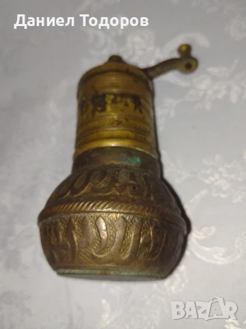 Стара бронзова мелница за кафе и подправки , снимка 8 - Антикварни и старинни предмети - 51386512