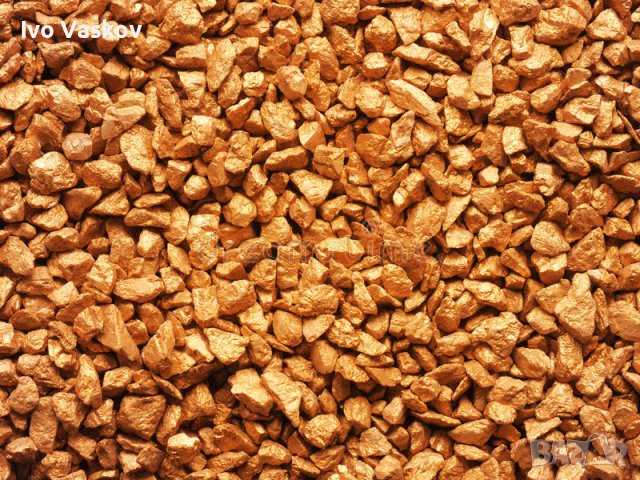 малки " златни" блестящи камъчета за декорация 