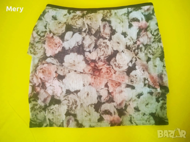 Пола Bershka с флорален  принт, снимка 2 - Поли - 52426411